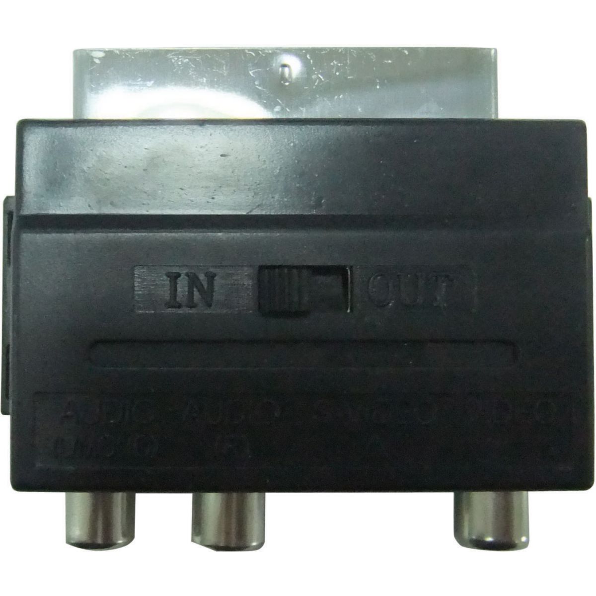 Adaptateur LISTO Peritel-M/3RCA-F+Yc (photo) Adaptateur LISTO Peritel-M/3RCA-F+Yc (photo)